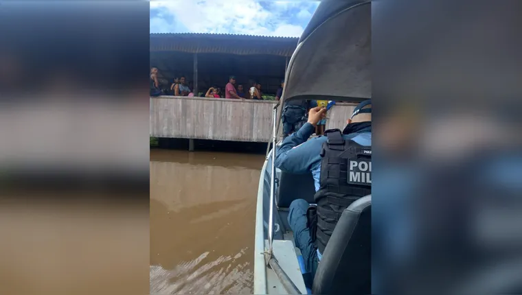 Homem é preso após degolar mulher com facão no Marajó