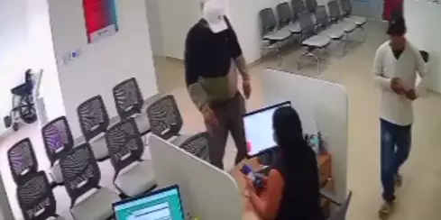 Dupla invade clínica e aterroriza clientes e funcionários em Moju