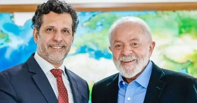 Lula anuncia Leonardo Barchini como novo ministro da educação